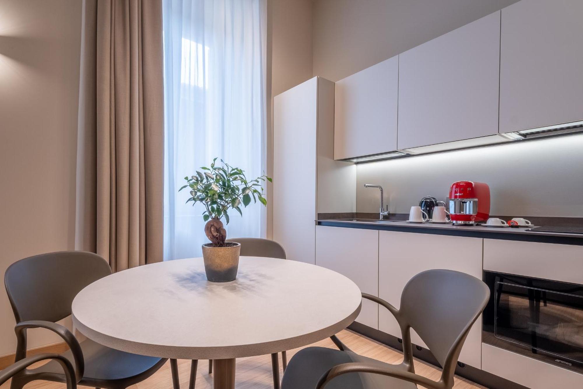 Oriana Homel Milano — Photos 2